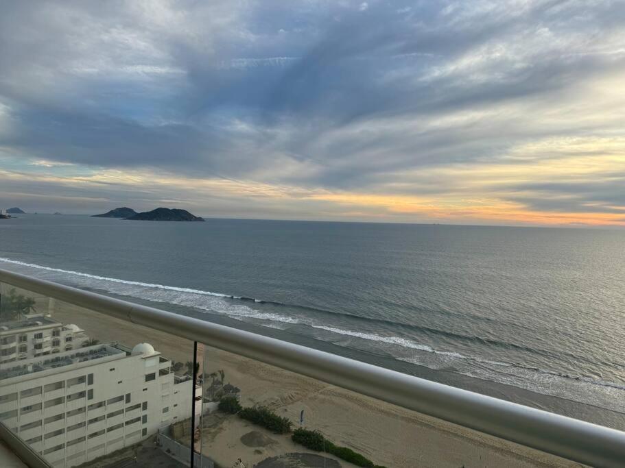 Departamento De Lujo Vista Al Mar Piso 15 Apartment Mazatlán Exterior foto